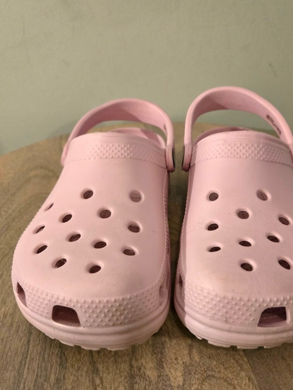 Crocs Classic Clogs Light Pink Women’s 8 Men’s 6 Slip On Comfort Shoes